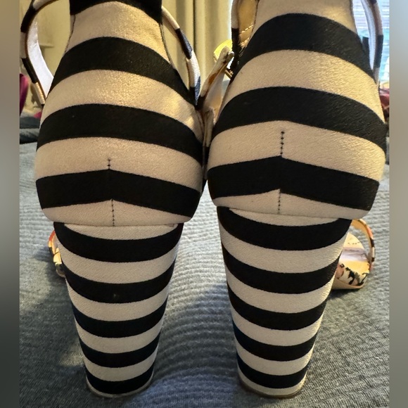 NWOT JustFab size 9 Floral & Black Stripe Ankle Strap Heels - Picture 3 of 4